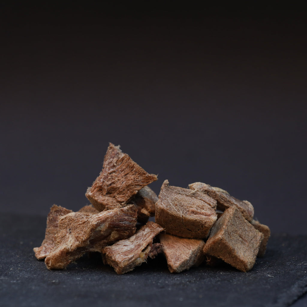 Gefriergetrocknetes Straußenfleisch Goodies für Hunde & Katzen – Exotischer Snack reich an Protein, mager & hypoallergen Pamico